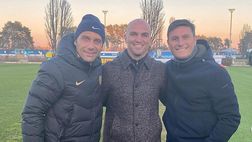 Inter, sorpresa Cambiasso ad Appiano. Foto e sorrisi con Conte e Zanetti. Lui li ringrazia