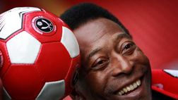 Santos, decisione del club: la maglia di Pelé non verrà ritirata