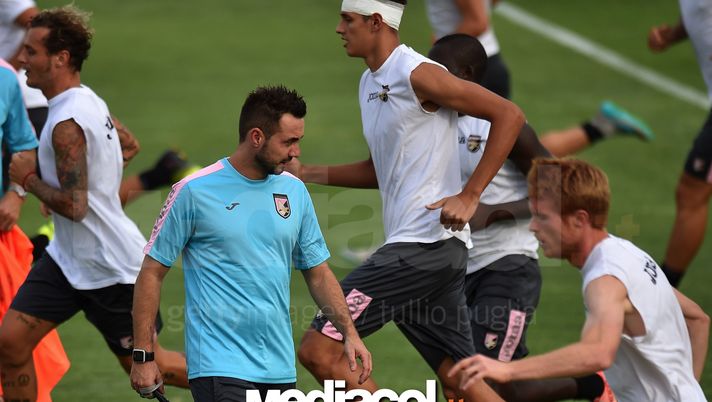 De Zerbi: “Mai pensato di mollare, non penso ai soldi. Ecco come è nato accordo contrattuale” De Zerbi: “Mai pensato di mollare, non penso ai soldi. Ecco come è nato accordo contrattuale”