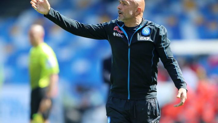 NAPLES, ITALY - APRIL 30: Luciano Spalletti SSC Napoli coach during the Serie A match between SSC Napoli and US Sassuolo at Stadio Diego Armando Maradona on April 30, 2022 in Naples, Italy. (Photo by Francesco Pecoraro/Getty Images) Spalletti: “Se mi chiedete del futuro vuol dire che i dubbi sono vostri. De Laurentiis…” - immagine 1