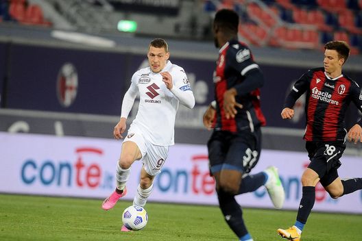 BOLOGNA, ITALY - APRIL 21: Andrea Belotti of Torino FC in action during the Serie A match between Bologna FC and Torino FC at Stadio Renato Dall'Ara on April 21, 2021 in Bologna, Italy. (Photo by Mario Carlini / Iguana Press/Getty Images) BOLOGNA, ITALY - APRIL 21: Andrea Belotti of Torino FC in action during the Serie A match between Bologna FC and Torino FC at Stadio Renato Dall'Ara on April 21, 2021 in Bologna, Italy. (Photo by Mario Carlini / Iguana Press/Getty Images)
