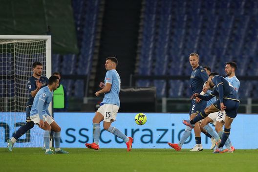 ROME, ITALY - JANUARY 29: Nicolas Gonzalez of ACF Fiorentina scores the team's first goal during the Serie A match between SS Lazio and ACF Fiorentina at Stadio Olimpico on January 29, 2023 in Rome, Italy. (Photo by Paolo Bruno/Getty Images) Dodò: “Gol Nico? Azione studiata. Io fermo 7 mesi, voglio far vedere cosa valgo”- immagine 2