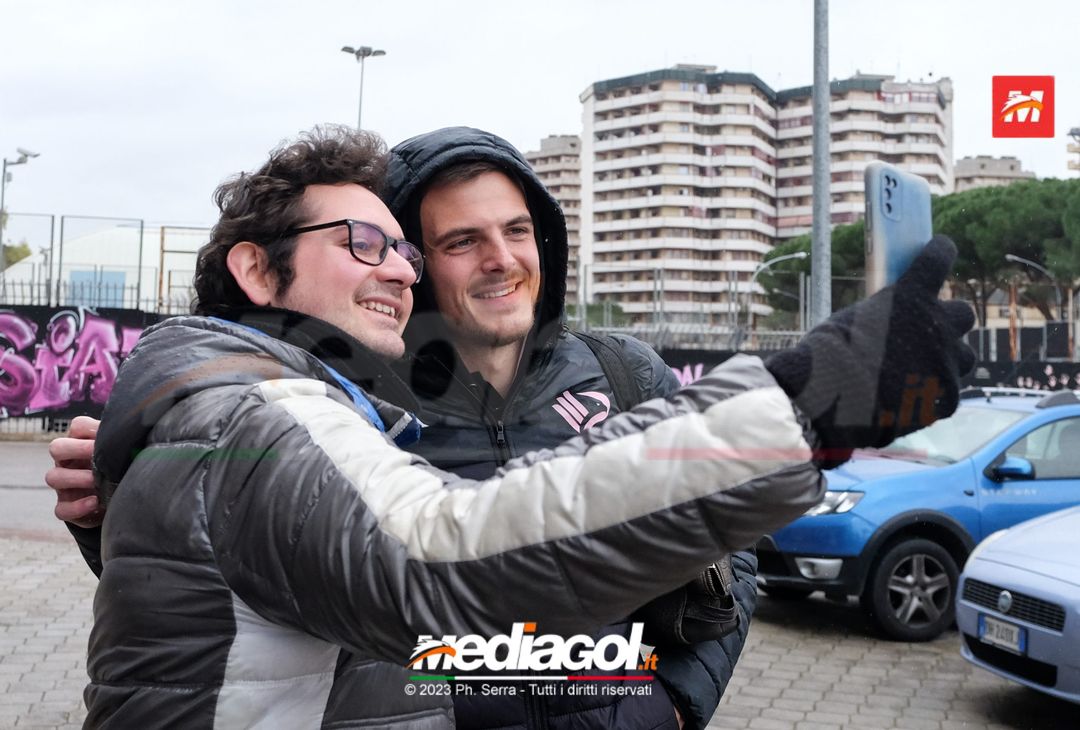 FOTO Genoa-Palermo, i rosanero in partenza dallo stadio “Renzo Barbera” (Gallery) - immagine 3