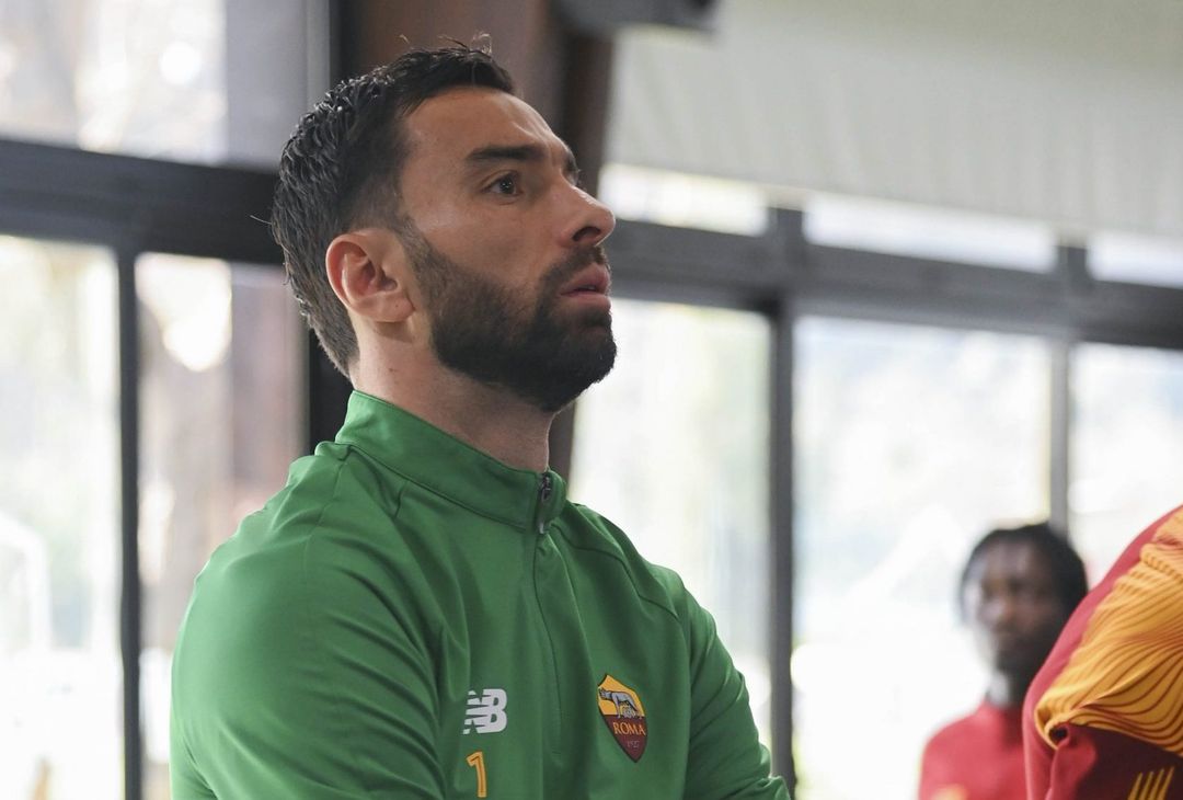 Roma, ripresi gli allenamenti: facce tristi dopo la sconfitta – FOTO GALLERY - immagine 20