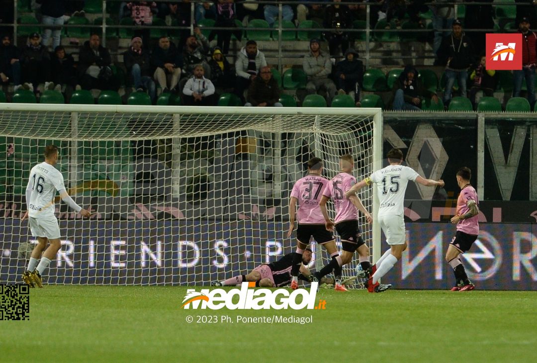 FOTO Palermo-Cosenza 0-0, 32ª giornata di Serie B 2022-2023 (La Gallery) - immagine 11
