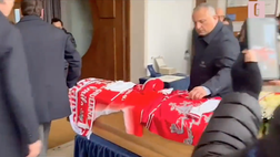 VIDEO Morte Ilario Castagner: maglie e sciarpe del Perugia per l’addio all’ex tecnico