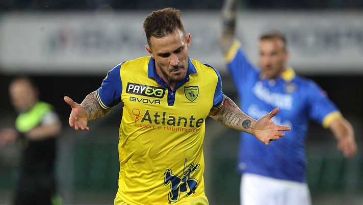 VERONA, ITALY - APRIL 20: Antonio Floro Flores of AC Chievo Verona celebrates his goal during the Serie A match between AC Chievo Verona and Frosinone Calcio at Stadio Marc'Antonio Bentegodi on April 20, 2016 in Verona, Italy. (Photo by Marco Luzzani/Getty Images) VERONA, ITALY - APRIL 20: Antonio Floro Flores of AC Chievo Verona celebrates his goal during the Serie A match between AC Chievo Verona and Frosinone Calcio at Stadio Marc'Antonio Bentegodi on April 20, 2016 in Verona, Italy. (Photo by Marco Luzzani/Getty Images)