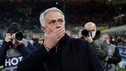 VIDEO / Inter-Roma, il ritorno di Mourinho. Baci alla Curva e sguardo emozionato