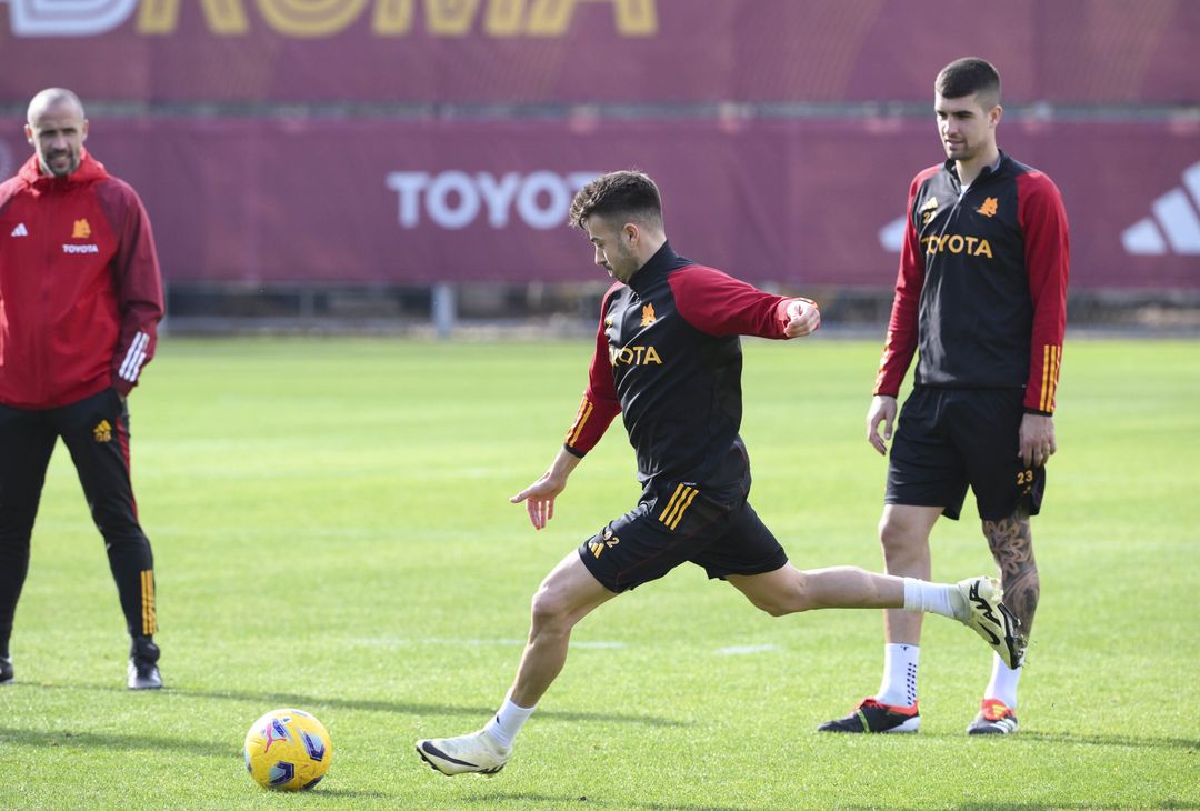 Roma, l’allenamento in vista dell’Inter: pronto il rientro di Smalling – FOTOGALLERY - immagine 14