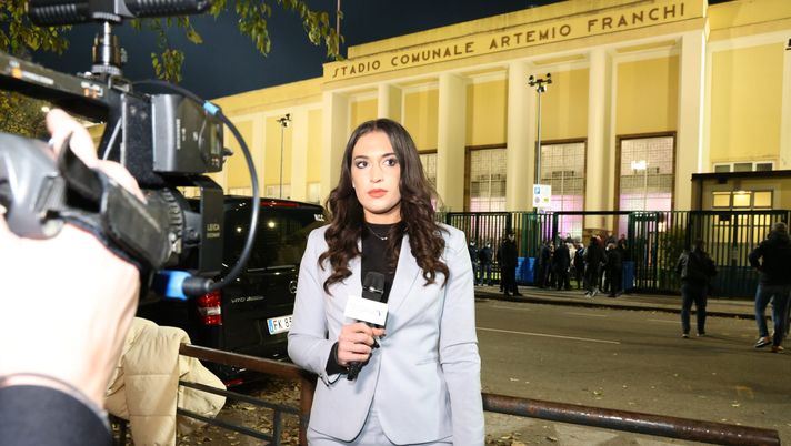 GERMOGLI PH: 30 NOVEMBRE 2021 FIRENZE STADIO ARTEMIO FRANCHI SERIE A FIORENTINA VS SAMPDORIA NELLA FOTO GRETA BECCAGLIA GIORNALISTA FOTO – Commisso e la Fiorentina ricevono Greta Beccaglia al Franchi - immagine 1