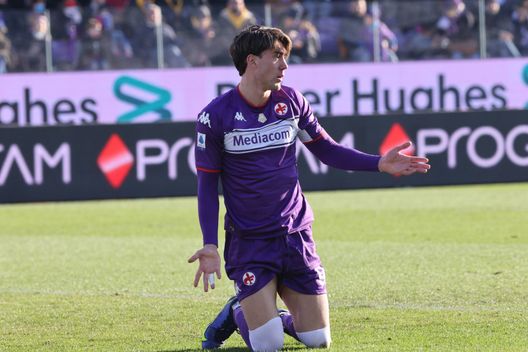 GERMOGLI PH: 19DICEMBRE 2021 FIRENZE STADIO ARTEMIO FRANCHI CAMPIONATO SERIE A TIM FIORENTINA VS SASSUOLO NELLA FOTO VLAHOVIC GERMOGLI PH: 19DICEMBRE 2021 FIRENZE STADIO ARTEMIO FRANCHI CAMPIONATO SERIE A TIM FIORENTINA VS SASSUOLO NELLA FOTO VLAHOVIC