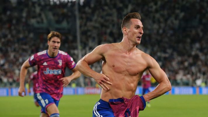 TURIN, ITALY - SEPTEMBER 11: Arkadiusz Milik of Juventus celebrates after scoring their team's third goal, which was later ruled out during the Serie A match between Juventus and Salernitana at on September 11, 2022 in Turin, Italy. (Photo by Jonathan Moscrop/Getty Images) Gol annullato a Milik, l’AIA: “Var non aveva a disposizione l’immagine con Candreva” - immagine 1