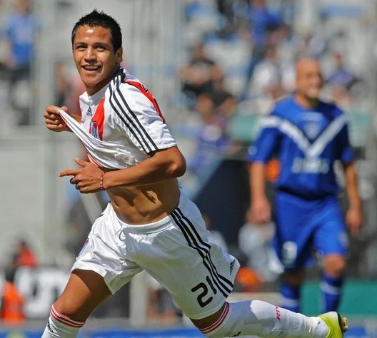 Abreu racconta: “Alexis Sanchez ha costruito il suo fisico per esultare come CR7…”- immagine 6