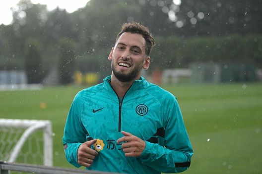 Inter, obiettivo Calhanoglu: "Venerdì al lavoro con i compagni e 20′ con il Lugano" - FC Inter 1908