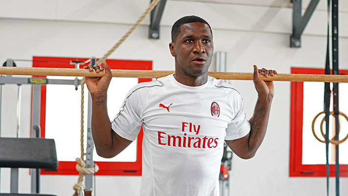 Cristian Zapata, difensore del Milan, in allenamento in palestra a Milanello (credits: acmilan.com) 