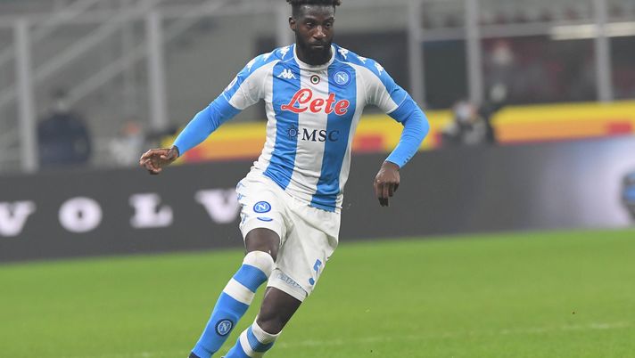 MILAN, ITALY - DECEMBER 16: Tiemoue Bakayoko of Napoli during the Serie A match between FC Internazionale and SSC Napoli at Stadio Giuseppe Meazza on December 16, 2020 in Milan, Italy. Sporting stadiums around Italy remain under strict restrictions due to the Coronavirus Pandemic as Government social distancing laws prohibit fans inside venues resulting in games being played behind closed doors. (Photo by SSC NAPOLI/SSC NAPOLI via Getty Images) FOTO Bakayoko difende Gattuso: “Rino razzista? La gente è impazzita” - immagine 1