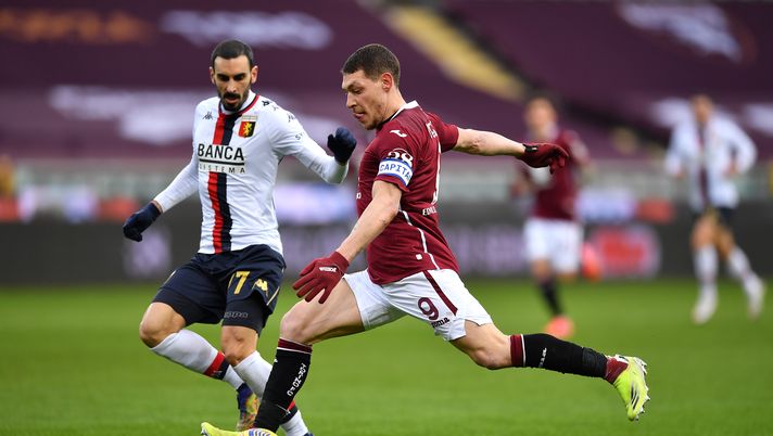 TURIN, ITALY - FEBRUARY 13: Andrea Belotti of Torino FC crosses the ball during the Serie A match between Torino FC and Genoa CFC at Stadio Olimpico di Torino on February 13, 2021 in Turin, Italy. Sporting stadiums around Italy remain under strict restrictions due to the Coronavirus Pandemic as Government social distancing laws prohibit fans inside venues resulting in games being played behind closed doors. (Photo by Valerio Pennicino/Getty Images) TURIN, ITALY - FEBRUARY 13: Andrea Belotti of Torino FC crosses the ball during the Serie A match between Torino FC and Genoa CFC at Stadio Olimpico di Torino on February 13, 2021 in Turin, Italy. Sporting stadiums around Italy remain under strict restrictions due to the Coronavirus Pandemic as Government social distancing laws prohibit fans inside venues resulting in games being played behind closed doors. (Photo by Valerio Pennicino/Getty Images)