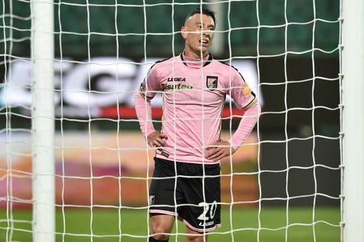 PALERMO, ITALY - FEBRUARY 04: Cesar Falletti of Palermo looks on during the Serie B match between US Citta di Palermo and Foggia at Stadio Renzo Barbera on February 04, 2019 in Palermo, Italy. (Photo by Tullio M. Puglia/Getty Images) PALERMO, ITALY - FEBRUARY 04: Cesar Falletti of Palermo looks on during the Serie B match between US Citta di Palermo and Foggia at Stadio Renzo Barbera on February 04, 2019 in Palermo, Italy. (Photo by Tullio M. Puglia/Getty Images)