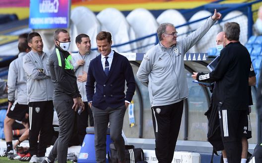 LEEDS, ENGLAND - SEPTEMBER 19: Scott Parker, Manager of Fulham and Marcelo Bielsa, Manager of Leeds United walk onto the pitch ahead of the Premier League match between Leeds United and Fulham at Elland Road on September 19, 2020 in Leeds, England. (Photo by Oli Scarff - Pool/Getty Images) LEEDS, ENGLAND - SEPTEMBER 19: Scott Parker, Manager of Fulham and Marcelo Bielsa, Manager of Leeds United walk onto the pitch ahead of the Premier League match between Leeds United and Fulham at Elland Road on September 19, 2020 in Leeds, England. (Photo by Oli Scarff - Pool/Getty Images)