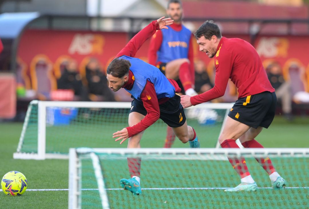 Trigoria, ripresa dopo Milan-Roma: gol di Solbakken. C’è Karsdorp – FOTO GALLERY - immagine 33