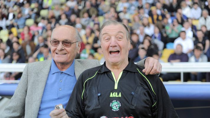 PARMA, ITALY - MAY 18: Referee Alberto Michelotti before a charity match between Parma FC and Old Glories at Stadio Ennio Tardini on May 18, 2012 in Parma, Italy. (Photo by Dino Panato/Getty Images) La finale del ’78 di Gonella era anche un po’ sua: la scomparsa di Alberto Michelotti - immagine 1