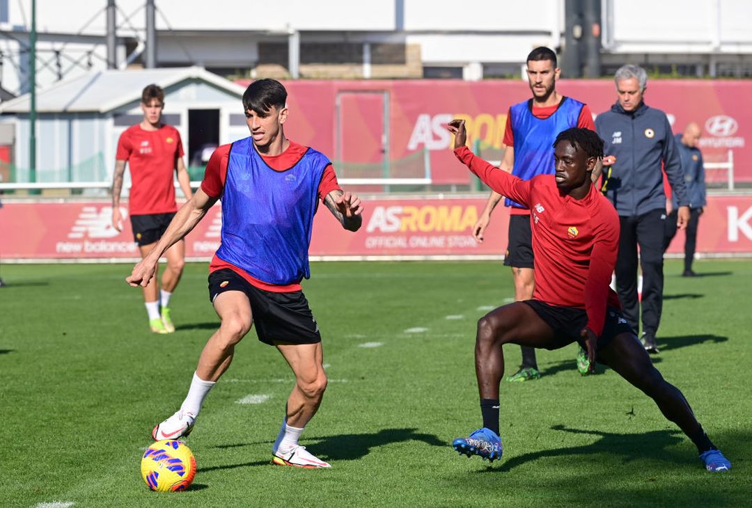 Genoa-Roma, la rifinitura: Smalling torna in gruppo – FOTO GALLERY - immagine 11