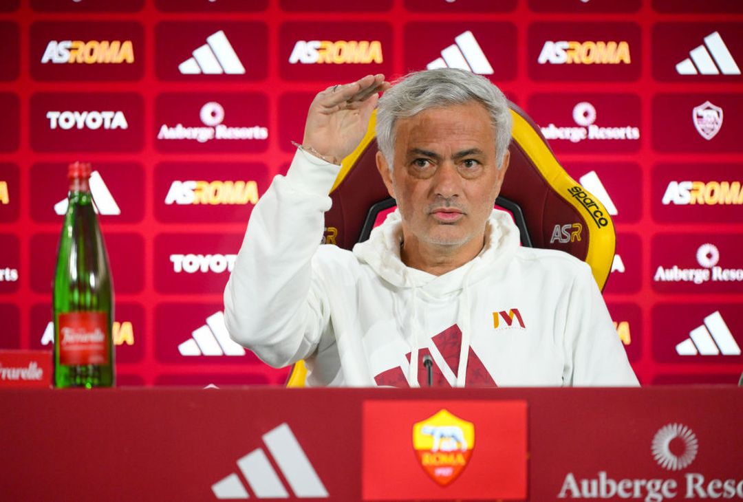 Trigoria, la conferenza stampa di Mourinho prima di Juventus-Roma – FOTO GALLERY - immagine 3