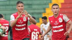 Rigore in Costa Rica: il palo aiuta con una carambola il portiere ormai battuto…!