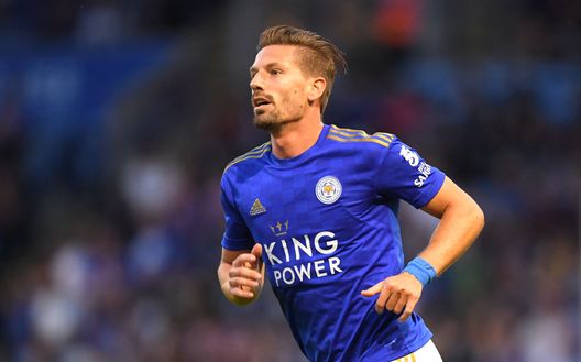 Adrien Silva con la maglia del Leicester Adrien Silva con la maglia del Leicester