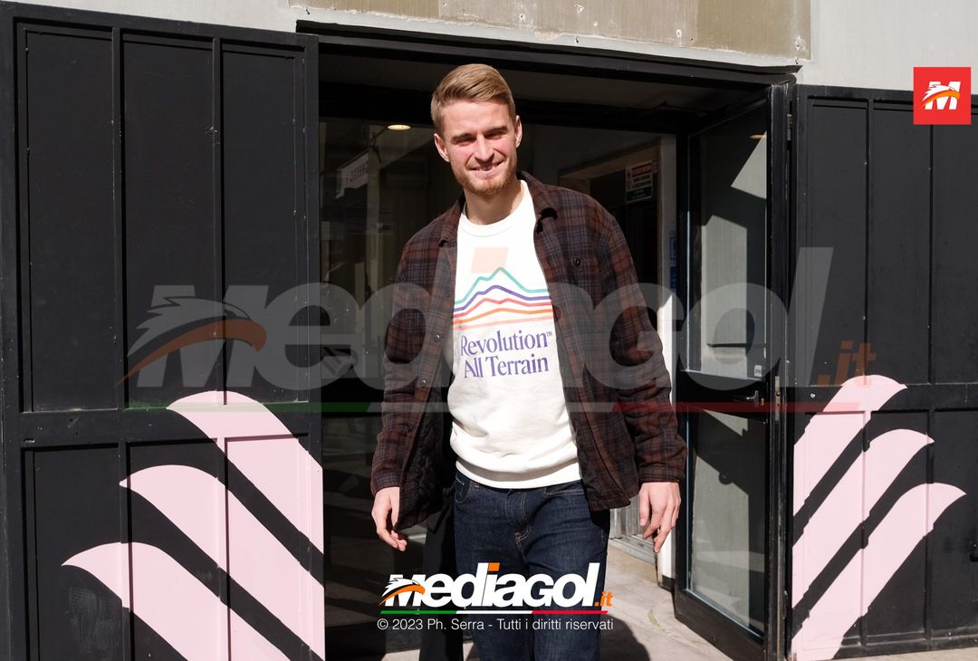 FOTO PALERMO, Simon Graves Jensen: l’ex Randers al ‘Barbera’ per la firma (Gallery) - immagine 4