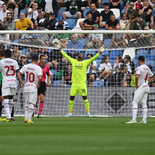 (Photo by Claudio Villa/AC Milan via Getty Images) Il Milan si ferma al Mapei Stadium: Maignan salva i rossoneri- immagine 3