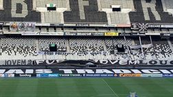 Rio, il Flamengo vince il derby e minaccia di portare il Botafogo in tribunale per lo striscione dei tifosi