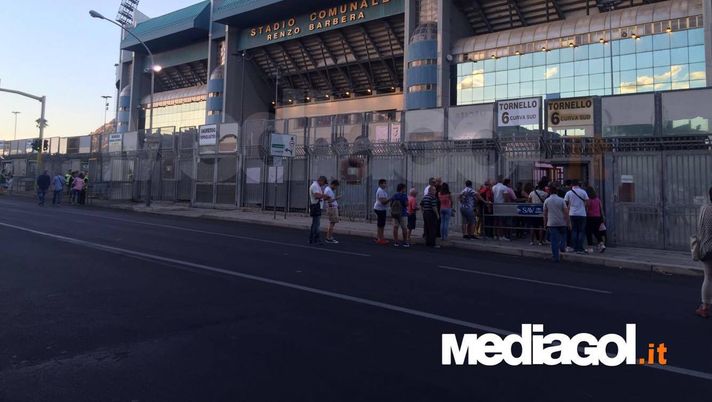 Palermo, tifosi veri soci del club: venduti 7.500 biglietti. Sarà record stagionale  Palermo, tifosi veri soci del club: venduti 7.500 biglietti. Sarà record stagionale
