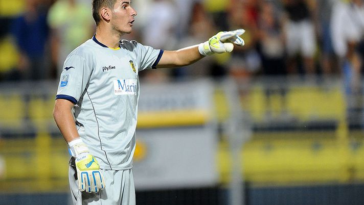 CASTELLAMMARE DI STABIA , ITALY - AUGUST 31: Constantin Laurentiu Branescu of Juve Stabia in action during the Serie B match between Juve Stabia vs Spezia at Romeo Menti Stadium August, 31, 2013 in Castellammare di Stabia, Italy. (Photo by Francesco Pecoraro/Getty Images). 