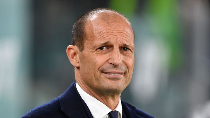 TURIN, ITALY - APRIL 23: Massimiliano Allegri, Manager of Juventus, looks on prior to the Serie A match between Juventus and SSC Napoli at Allianz Stadium on April 23, 2023 in Turin, Italy. (Photo by Valerio Pennicino/Getty Images) Allegri: “Ho parlato con Pogba, non ha i 90 minuti! Paredes, Di Maria, Chiesa e Vlahovic ora…” - immagine 1