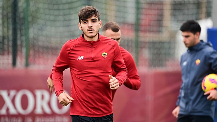 ROME, ITALY - NOVEMBER 11: AS Roma player Gonzalo Villar during training session at Centro Sportivo Fulvio Bernardini on November 11, 2021 in Rome, Italy. (Photo by Luciano Rossi/AS Roma via Getty Images) Il Milan dopo l’Inter: derby di mercato per il romanista Gonzalo Villar - immagine 1