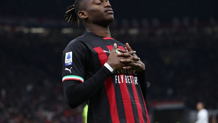 MILAN, ITALY - NOVEMBER 13: Rafael Leao of AC Milan celebrates after scoring the opening goal during the Serie A match between AC Milan and ACF Fiorentina at Stadio Giuseppe Meazza on November 13, 2022 in Milan, Italy. (Photo by Marco Luzzani/Getty Images) Leao-San Siro, mix micidiale per la Fiorentina: i viola gli portano bene - immagine 1