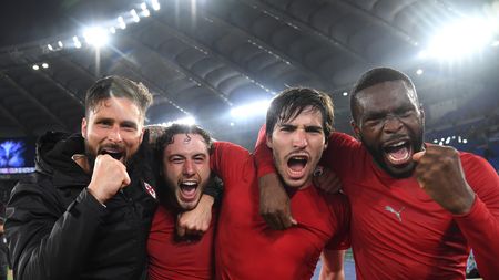 ROME, ITALY - APRIL 24: Olivier Giroud, Davide Calabria, Sandro Tonali and Fikayo Tomori of AC Milan celebrate the win at the end of Serie A match between SS Lazio and AC Milan at Stadio Olimpico on April 24, 2022 in Rome, Italy. (Photo by Claudio Villa/AC Milan via Getty Images)