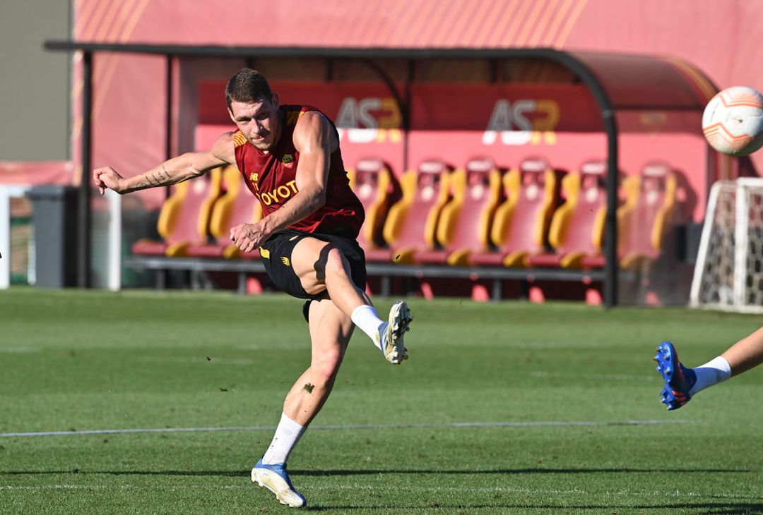 Trigoria, palestra per chi ha giocato ieri. Karsdorp in campo – FOTO GALLERY - immagine 4