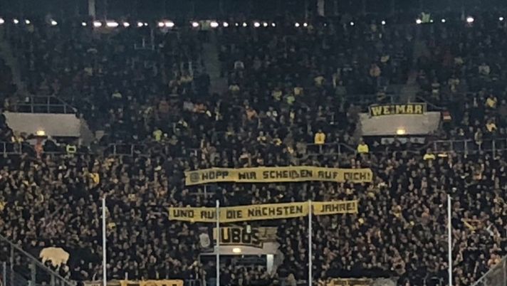 Battaglia "ideologica" della curva del Dortmund contro il proprietario dell'Hoffenheim, Dietmar Hopp Battaglia "ideologica" della curva del Dortmund contro il proprietario dell'Hoffenheim, Dietmar Hopp