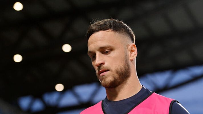 REGGIO NELL'EMILIA, ITALY - MAY 08: Marko Arnautovic of Bologna FC, wearing a substitutes bib, looks on as they walk to the bench prior to the Serie A match between US Sassuolo and Bologna FC at Mapei Stadium - Citta' del Tricolore on May 08, 2023 in Reggio nell'Emilia, Italy. (Photo by Alessandro Sabattini/Getty Images) UFFICIALE – Arnautovic all’Inter: ecco la formula del trasferimento dal Bologna - immagine 1