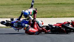 In strada come in pista di MotoGP e l’incidente è terribile