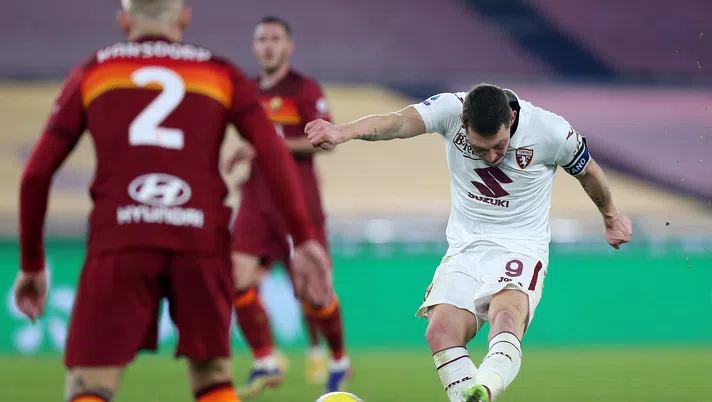 ROME, ITALY - DECEMBER 17: Andrea Belotti of Torino scores their sides first goal during the Serie A match between AS Roma and Torino FC at Stadio Olimpico on December 17, 2020 in Rome, Italy. The match will be played without fans, behind closed doors as a Covid-19 precaution.  (Photo by Paolo Bruno/Getty Images)