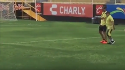 VIDEO / Le condizioni di Maradona preoccupano: l’allenatore fatica a camminare