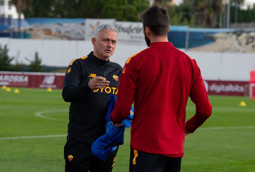 Roma, l’allenamento ad Albufeira sotto gli occhi di Mourinho e Pinto – FOTO GALLERY - immagine 15