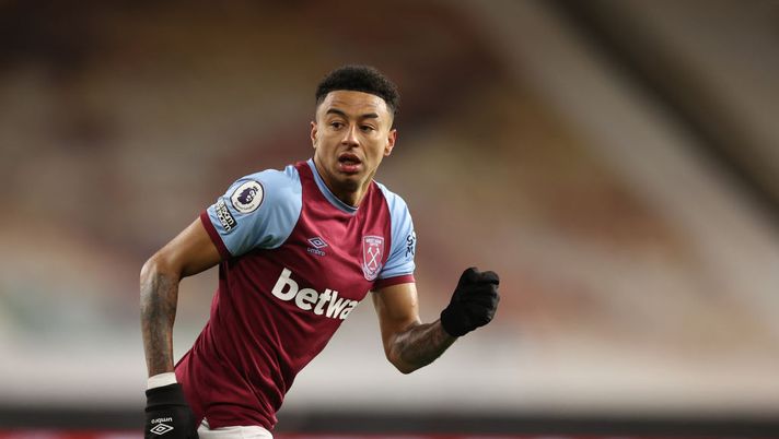 WOLVERHAMPTON, ENGLAND - APRIL 05: Jesse Lingard of West Ham United during the Premier League match between Wolverhampton Wanderers and West Ham United at Molineux on April 5, 2021 in Wolverhampton, United Kingdom. Sporting stadiums around the UK remain under strict restrictions due to the Coronavirus Pandemic as Government social distancing laws prohibit fans inside venues resulting in games being played behind closed doors. (Photo by Matthew Ashton - AMA/Getty Images) WOLVERHAMPTON, ENGLAND - APRIL 05: Jesse Lingard of West Ham United during the Premier League match between Wolverhampton Wanderers and West Ham United at Molineux on April 5, 2021 in Wolverhampton, United Kingdom. Sporting stadiums around the UK remain under strict restrictions due to the Coronavirus Pandemic as Government social distancing laws prohibit fans inside venues resulting in games being played behind closed doors. (Photo by Matthew Ashton - AMA/Getty Images)
