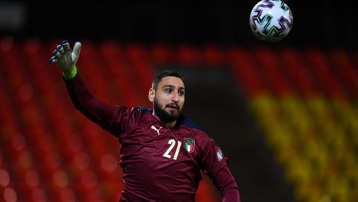 VILNIUS, LITHUANIA - MARCH 31: Gianluigi Donnarumma of Italy in action during the FIFA World Cup 2022 Qatar qualifying match between Lithuania and Italy on March 31, 2021 in Vilnius, Lithuania. (Photo by Claudio Villa/Getty Images) VILNIUS, LITHUANIA - MARCH 31: Gianluigi Donnarumma of Italy in action during the FIFA World Cup 2022 Qatar qualifying match between Lithuania and Italy on March 31, 2021 in Vilnius, Lithuania. (Photo by Claudio Villa/Getty Images)