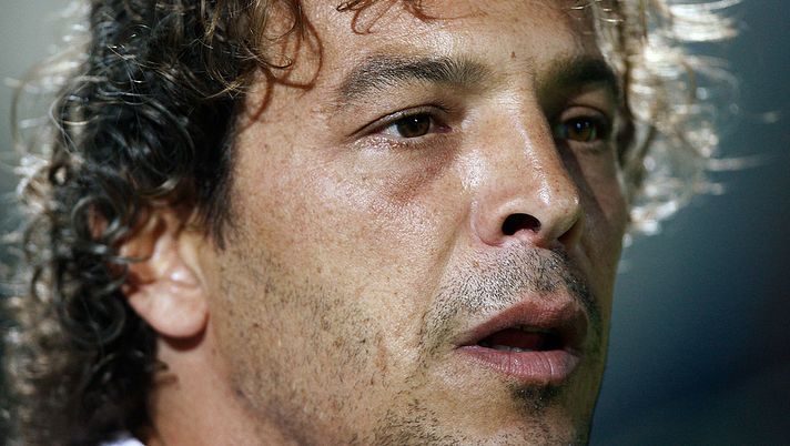 FROSINONE, ITALY - SEPTEMBER 22:  Frosinone Calcio coach, Francesco Moriero looks on during the Serie B match between Frosinone Calcio and Reggina Calcio at Matusa Stadium on September 22, 2009 in Frosinone, Italy.  (Photo by Paolo Bruno/Getty Images) 