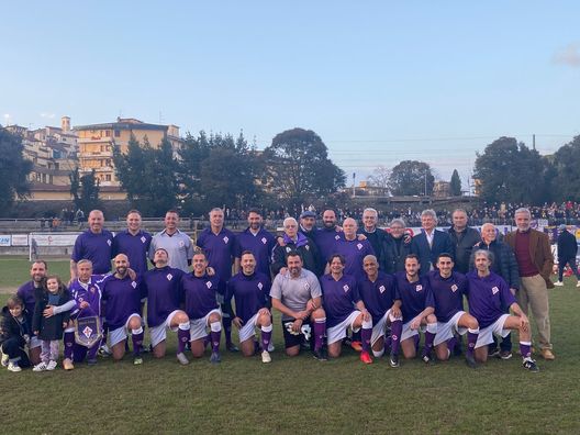 FOTO VN – Ecco le fantastiche “Glorie Viola” presenti all’evento per Davide FOTO VN – Ecco le fantastiche “Glorie Viola” presenti all’evento per Davide - immagine 1