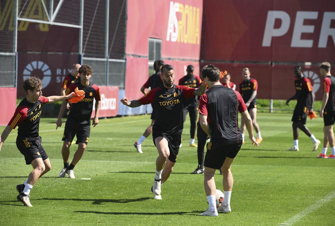 Trigoria, sorrisi e concentrazione nell’allenamento post derby – FOTOGALLERY - immagine 17